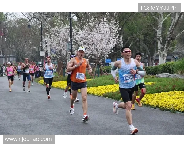 武汉街舞队在城市马拉松中的蜕变与成长历程揭秘