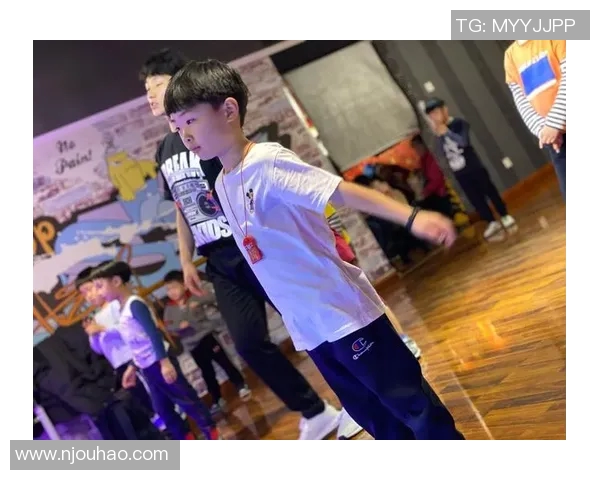 深圳街舞队在全国街舞节奏排名中创新高展现实力与风采